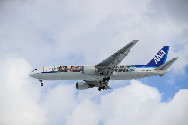 BOEING 767-300 (JA616A) - February 25, 2023:HND-HKD.