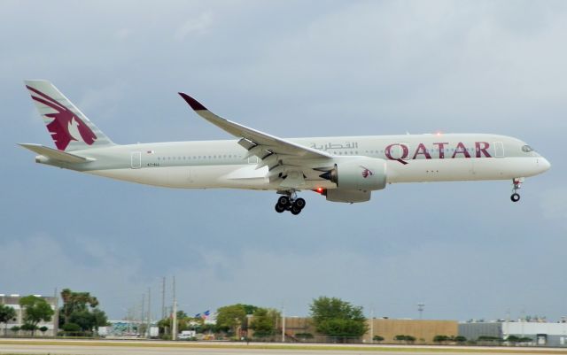 Airbus A350-900 (A7-ALL) - Qatar A350-900XWB Arriving from Doha(OTHH)