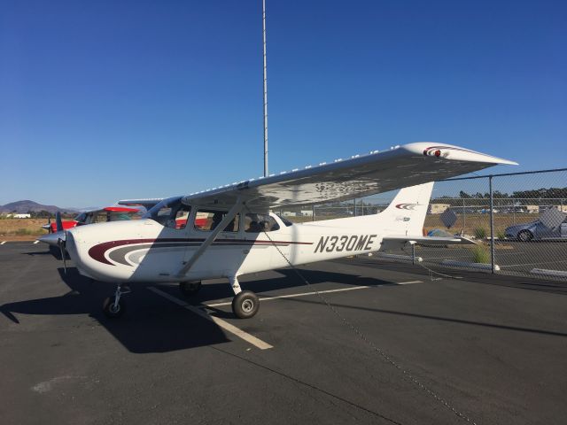 Cessna Skyhawk (N330ME)