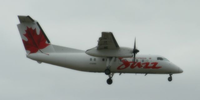 de Havilland Dash 8-100 (C-GOND)