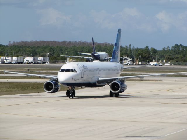 Airbus A320 (N618JB)