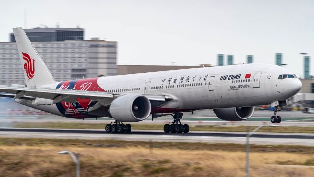 BOEING 777-300 (B-2047) - Arriving 24R.br /6/24/19