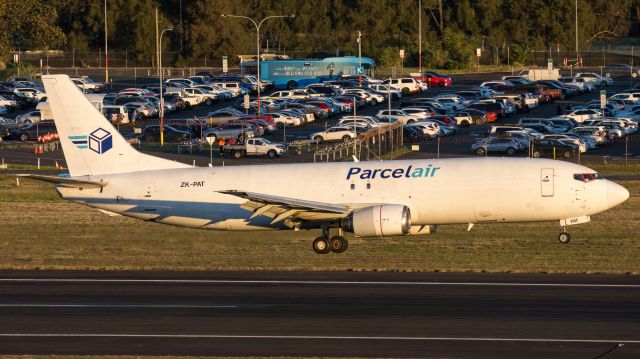 BOEING 737-400 (ZK-PAT)