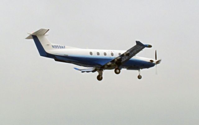 Pilatus PC-12 (N959AF) - Landing RW16.