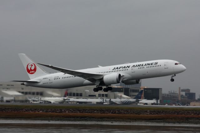 Boeing 787-9 Dreamliner (JA862J)
