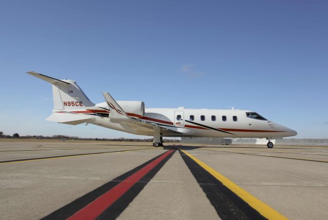 Learjet 60 (N95CE)