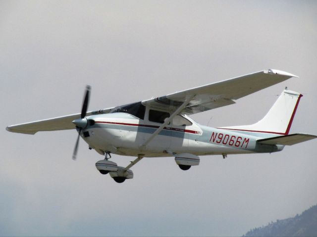 Cessna Skylane (N9066M) - Taking of RWY 26L