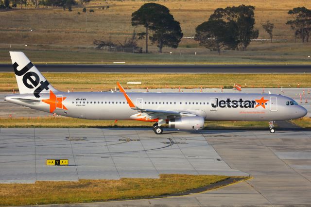 Airbus A321 (VH-VWN)