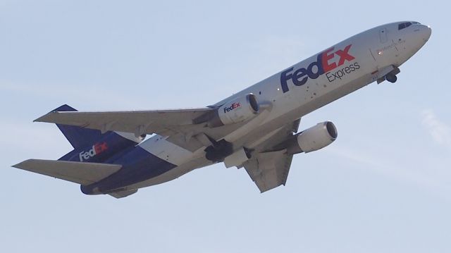 McDonnell Douglas DC-10 (N550FE) - Departing 36L.