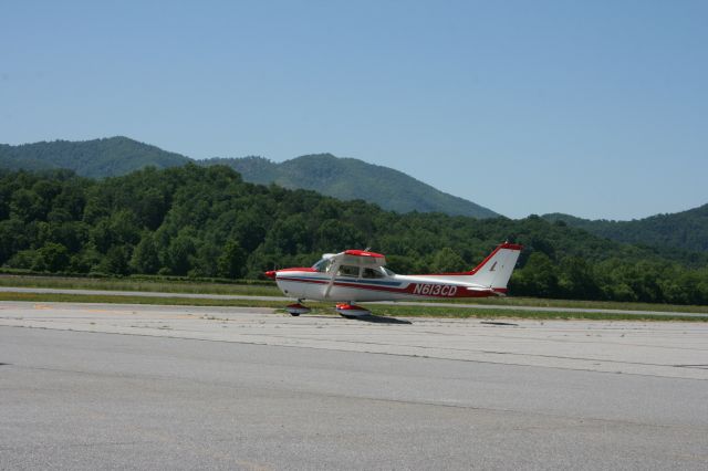 Cessna Skyhawk (N613CD)
