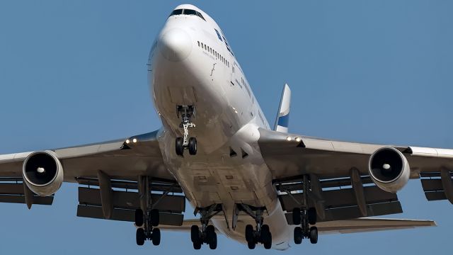 Boeing 747-400 (4X-ELE)