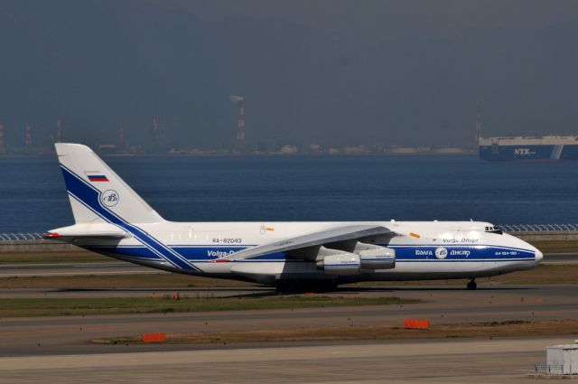 Antonov An-124 Ruslan (RA-82043)