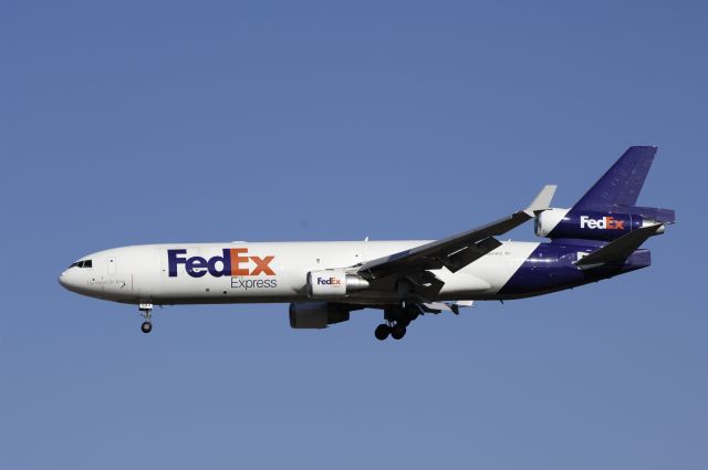 Boeing MD-11 (N644FE) - Final Approach to NRT Airport Runway 34L on 2011/12/31