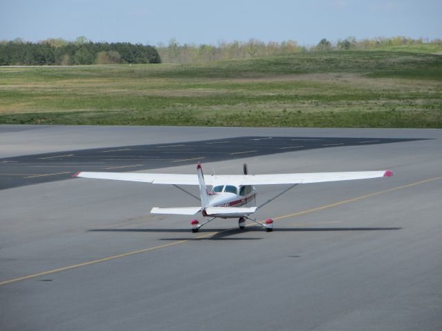 Cessna Skyhawk (N75612)