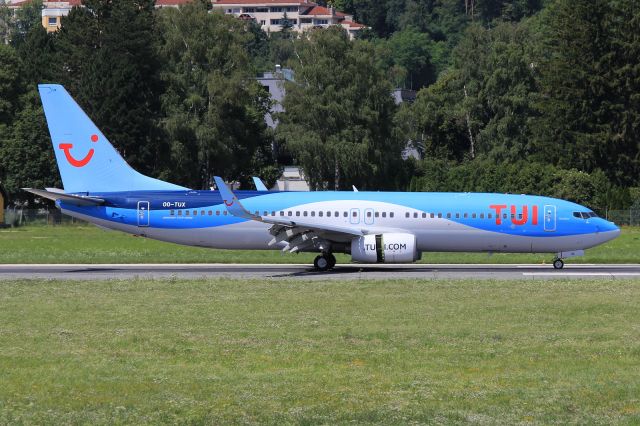 Boeing 737-800 (OO-TUX)