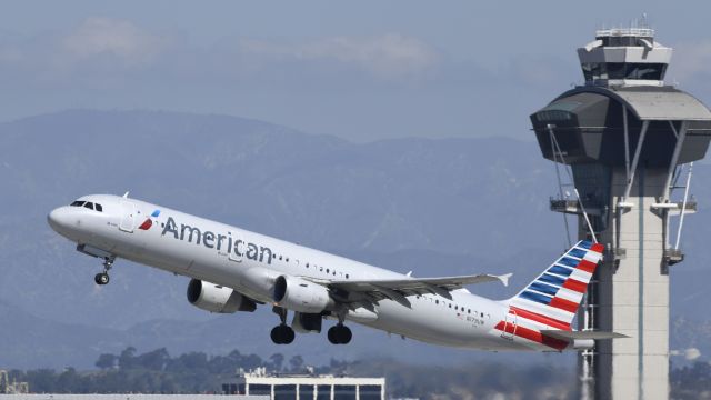 Airbus A321 (N179UW) - Departing LAX on 25R