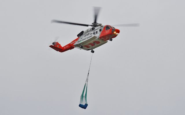 Sikorsky Helibus (EI-ICU) - shannon based coastguard s-92 ei-icu training at shannon 23/12/13.