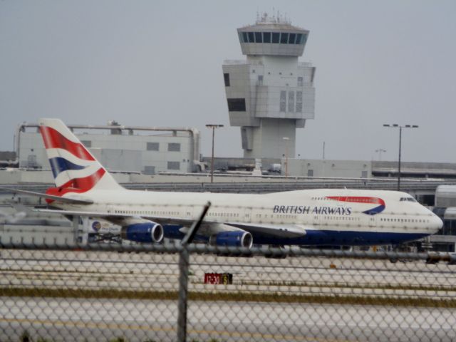 Boeing 747-400 (G-BNLY) - Pushback!