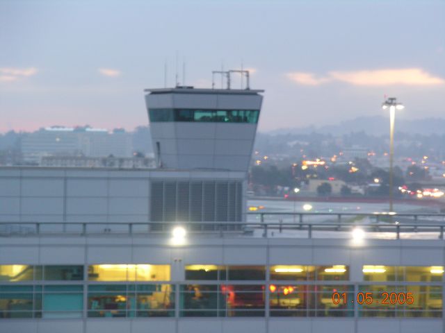 — — - 05Jan2005 -SFO - Tower A