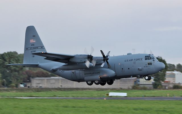 Lockheed C-130 Hercules (90-1792) - usaf c-130h 90-1792 with no.3 engine shut down on landing at shannon this evening 13/9/18.