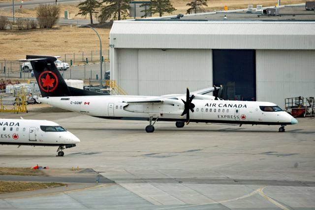 de Havilland Dash 8-400 (C-GGNF)