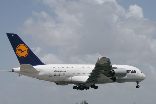 Airbus A380-800 (D-AIMC)