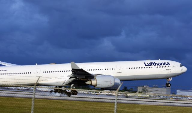 Airbus A340-600 (D-AIHB)