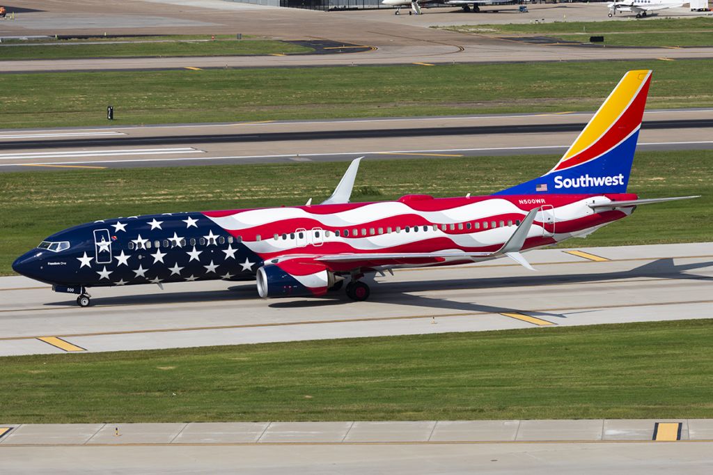 Boeing 737-800 (N500WR) - Freedom One