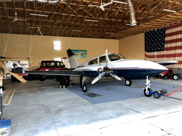 Cessna 310 (N919BF)