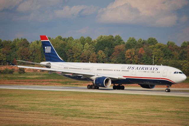 Airbus A330-300 (N272AY) - Waiting 18C - 10/20/10