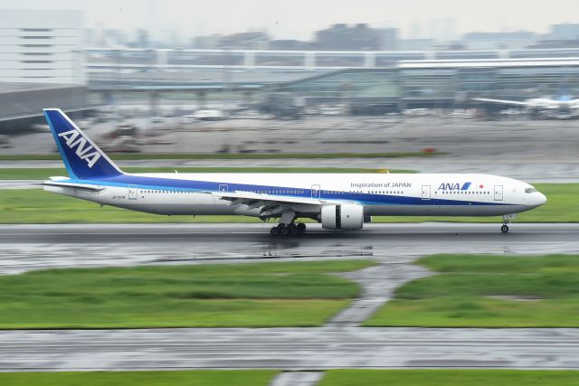 BOEING 777-300 (JA757A)