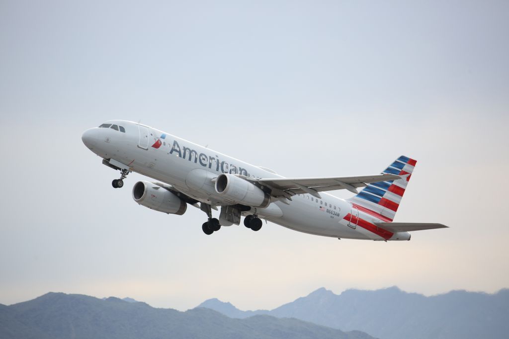 Airbus A320 (N663AW)