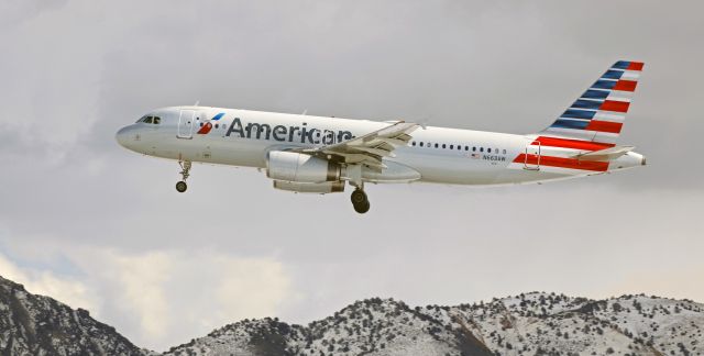 Airbus A320 (N663AW)