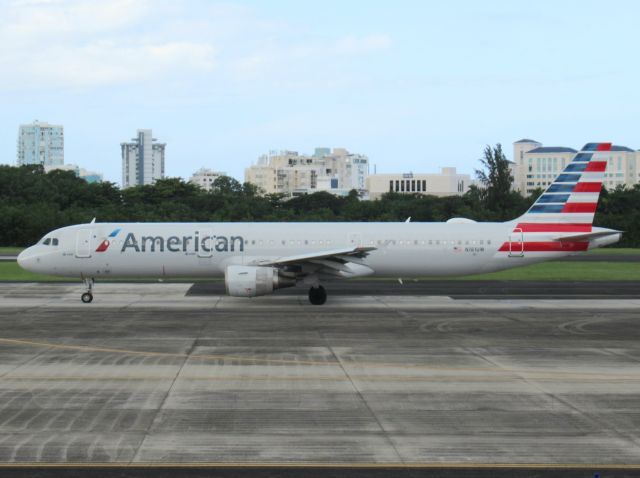 Airbus A321 (N181UW)