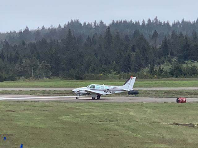 Cessna Skylane (N23480) - Aircraft taxing for takeoff
