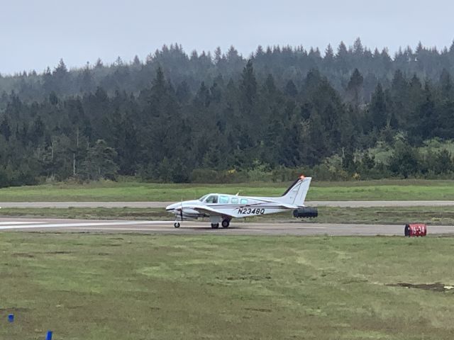 Cessna Skylane (N23480) - Aircraft taxing for takeoff