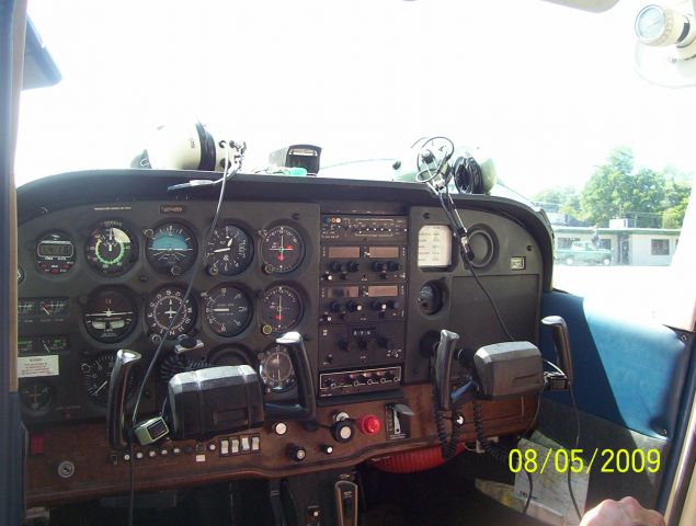 Cessna Skyhawk (N64859) - 1982 Cessna 172 Skyhawk. Owned by North Coast Flight School in Erie, PA