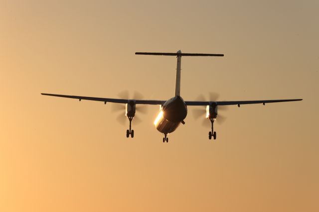 de Havilland Dash 8-400 (JA841A) - April 20th 2021:CTS-HKD.