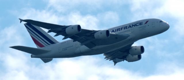 Airbus A380-800 (F-HPJH) - Minutes till landing, summer 2019.