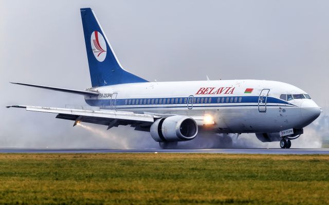 Boeing 737-500 (EW-253PA)