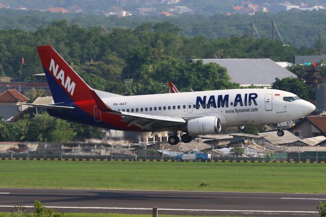 Boeing 737-500 (PK-NAT)