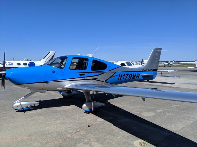 Cirrus SR-20 (N179MR) - She's brand new! April 2019 KCHS