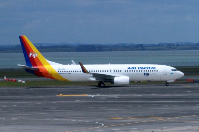 Boeing 737-800 (DQ-FJH)