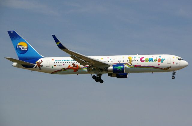 BOEING 767-300 (D-ABUE)