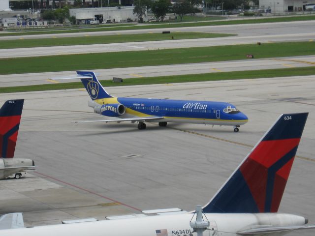 Boeing 717-200 (N932AT)