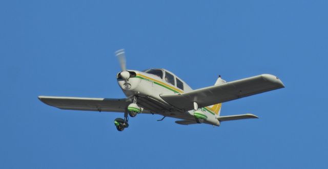 Piper Cherokee (N7142F)