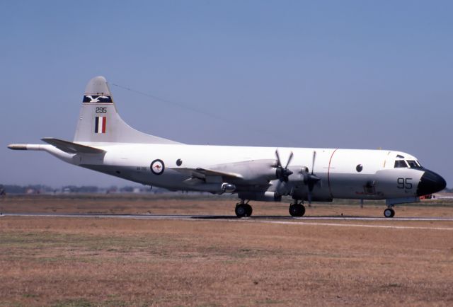 A9293 — - AUSTRALIA - AIR FORCE - LOCKHEED P-3B ORION - REG A9-293 / 93 (CN 185B-5403) - EDINBURGH RAAF BASE ADELAIDE SA. AUSTRALIA - YPED 27/3/1980