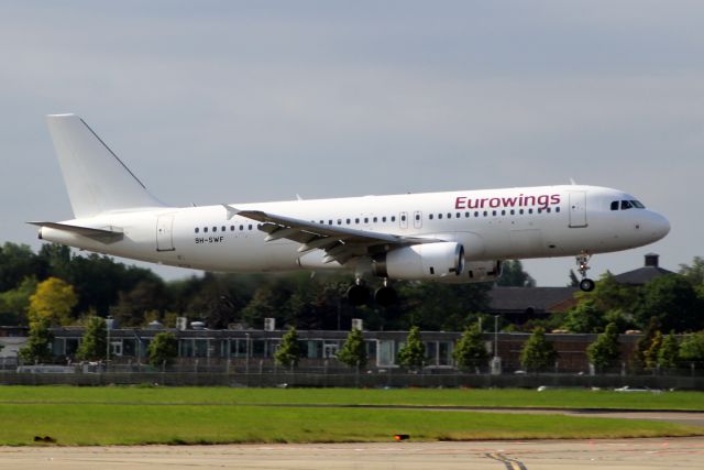 Airbus A320 (9H-SWF) - On short finals for rwy 09L on 25-May-23 operating flight EWG9464 from EDDL.