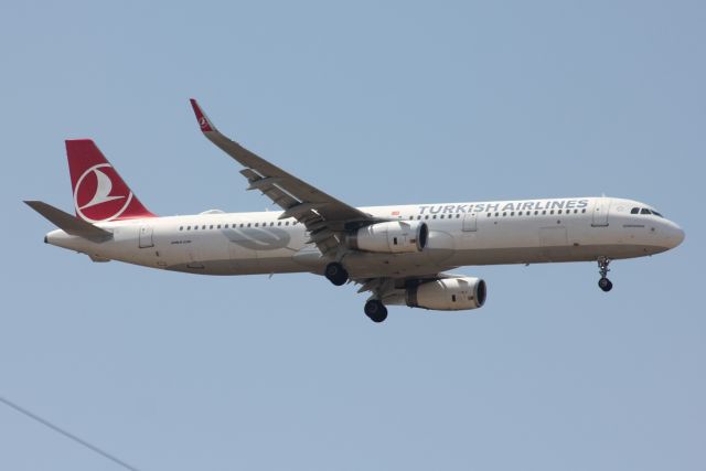 Airbus A321 (TC-JSO)