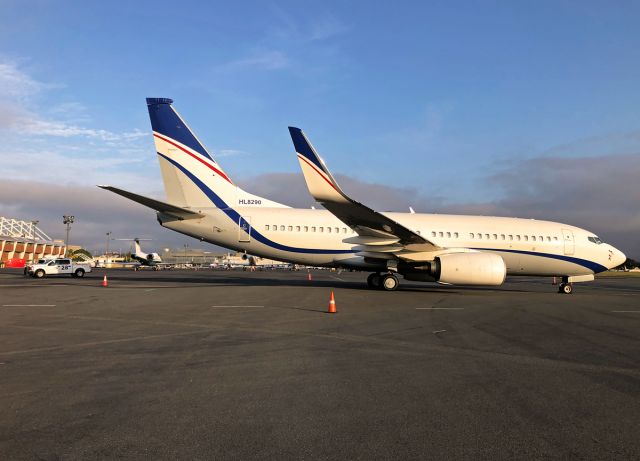 Boeing 737-700 (HL8290) - BBJ sitting pretty on the SFS ramp